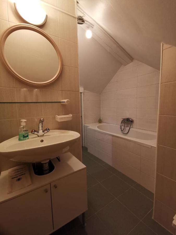 Apartmaji Mak Jesenice Kültér fotó