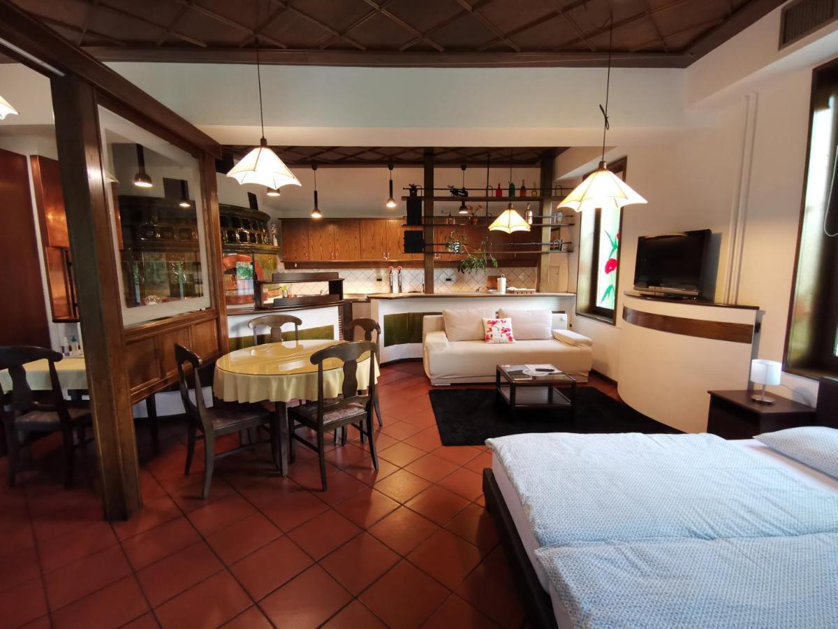 Apartmaji Mak Jesenice Kültér fotó