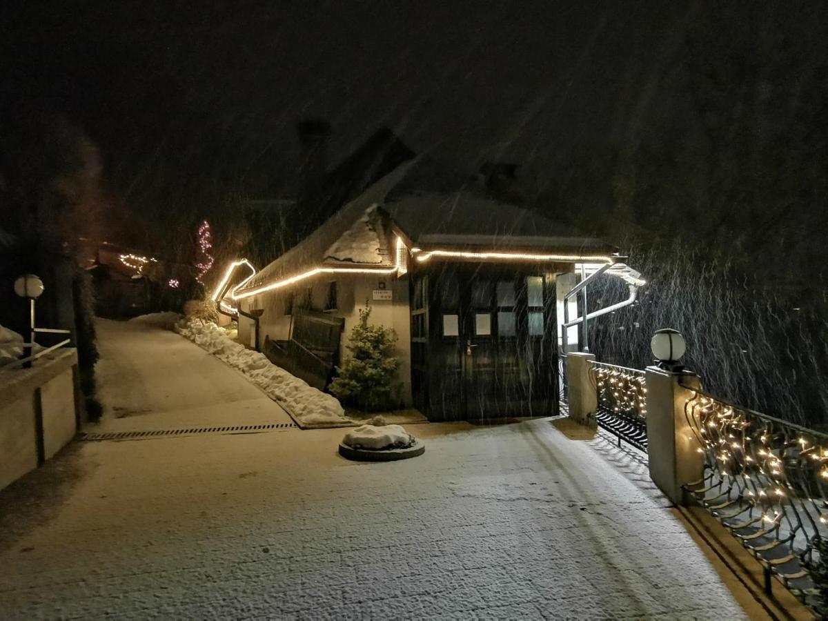 Apartmaji Mak Jesenice Kültér fotó